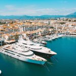 Puerto Banuksen huvivenesatama Marbellassa