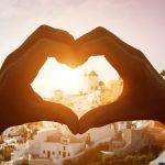 Kreikkalaismaisema käsisydämen sisällä.