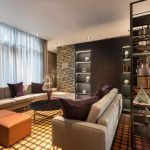 Hotellin viihtyisä aula