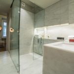 Kylpyhuoneen yksityiskohtia