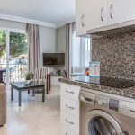 Keittiö ja oleskelualue