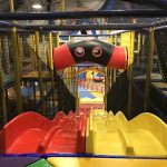 Super Skyparkin leikkikeskuksen liukumäet