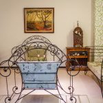 Hotellin vastaanotto ja aula