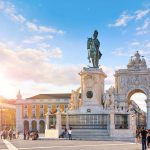 José I:n patsas Lissabonin Praça do Comércio-aukiolla