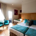 Neljän hengen huone