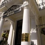 Hotellin sisäänkäynti