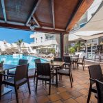 Toinen hotellin allasalueista