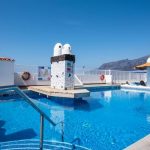 Toinen hotellin allasalueista