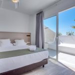 Kahden makuuhuoneen huoneisto terassilla