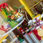 Hotelli tarjoaa pientä purtavaa ja virvoitusjuomia maksutta