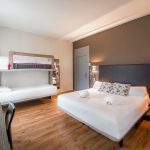 Neljän hengen huone