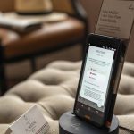 Hotellin vastaanotto ja yleisiä tiloja