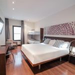 Neljän hengen huone