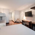 Neljän hengen huone