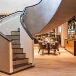 Ravintola 100 - portaat, Centennial Hotel