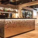 Ravintola 100, baaritiski, Centennial Hotel