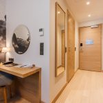 Standard-huone, Centennial