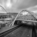 Mustavalkoinen valokuva Wembleyn stadionista.