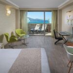 Perhe-sviitti omalla uima-altaalla