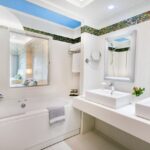 Perhe-sviitti omalla uima-altaalla