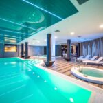 Wellton Riverside SPA hotellin allas-alue