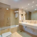 Junior-sviitti, kylpyhuone