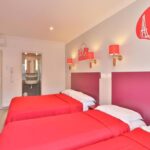 Neljän hengen huone