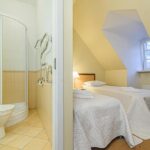 Neljän hengen huone