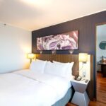 Parvekkeellinen Sviitti näkymillä Vanhaankaupunkiin