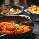 Aamiaisbuffetissa on laaja valikoima herkkuja