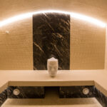 Höyrysauna jossa suolaa iholle tarjolla