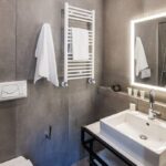 Kuva Standard -huoneen kylpyhuoneesta