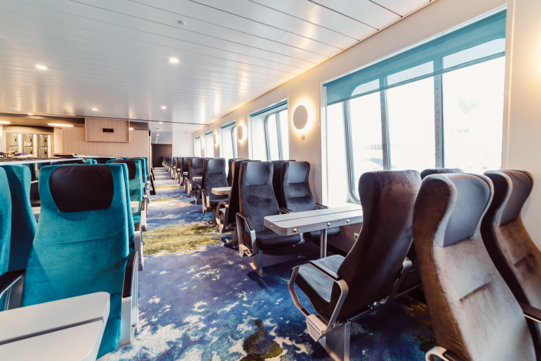 002-Megastar-SittingLounge