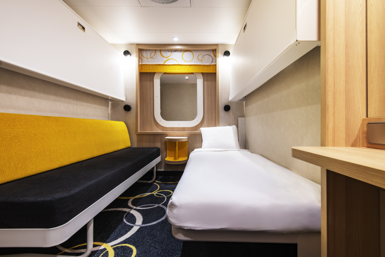 004-MegastarMegastar_B4