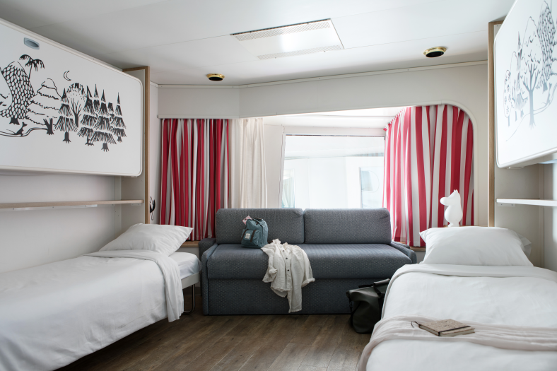 004-SiljaSerenade-Muumiperhe-hytti