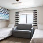 SiljaSerenade-Perhe-hytti-meri