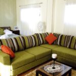 Parisänky ja levitettävä vuodesohva.