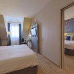 Väliovellinen huone