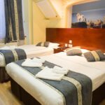 Dolphin Hotel - 3 hengen huone TRIPLE