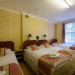 Dolphin Hotel - 4 hengen huone QUADRUPLE