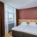 hotellihuoneen parivuode