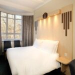 2 hengen huone parivuoteella