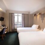 2 hengen huone erillisillä vuoteilla