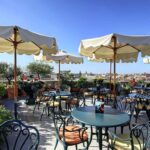 kattoterassin tuolit ja pöydät