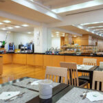 Hotellin aamiaishuone