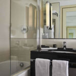 Kylpyhuone jossa kylpyamme