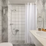 Ixia Bay Dionysos Premium studio kylpyhuone suihkulla