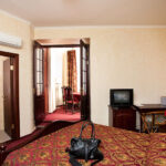 Juniorsviitti, Monte Kristo