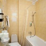 Esimerkkikuva - kylpyhuone ammeella, Monte Kristo