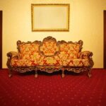 Sohva hotellin käytävällä, Monte Kristo Hotel